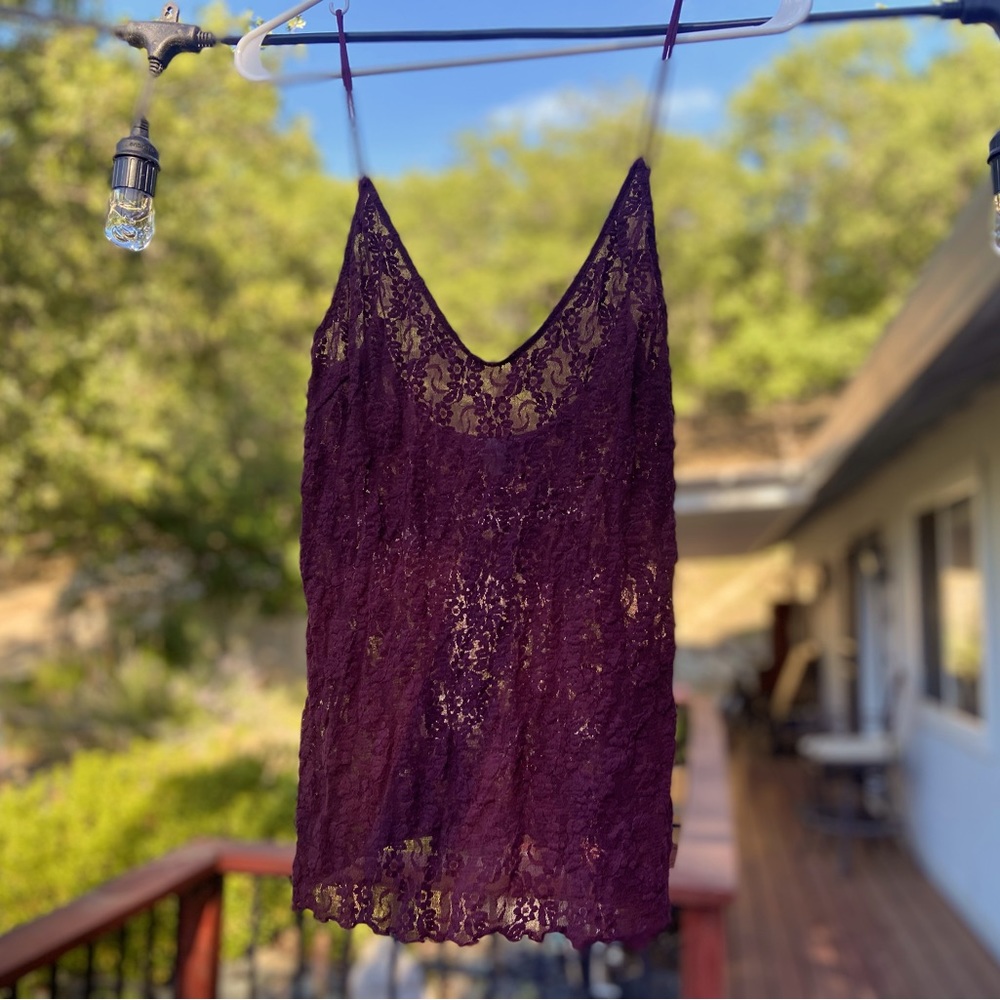 $5 👚 Lilac Wine Lace Camisole Size Small